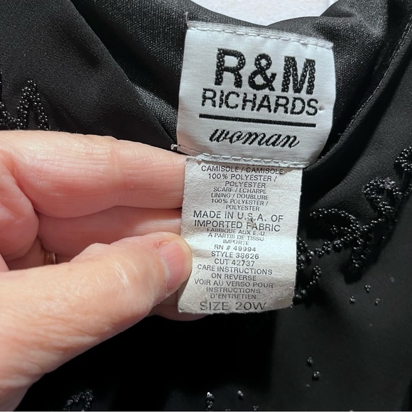 Black asymmetrical top with pretty sparkly detail. Sz 20. Good condition. - Picture 3 of 4